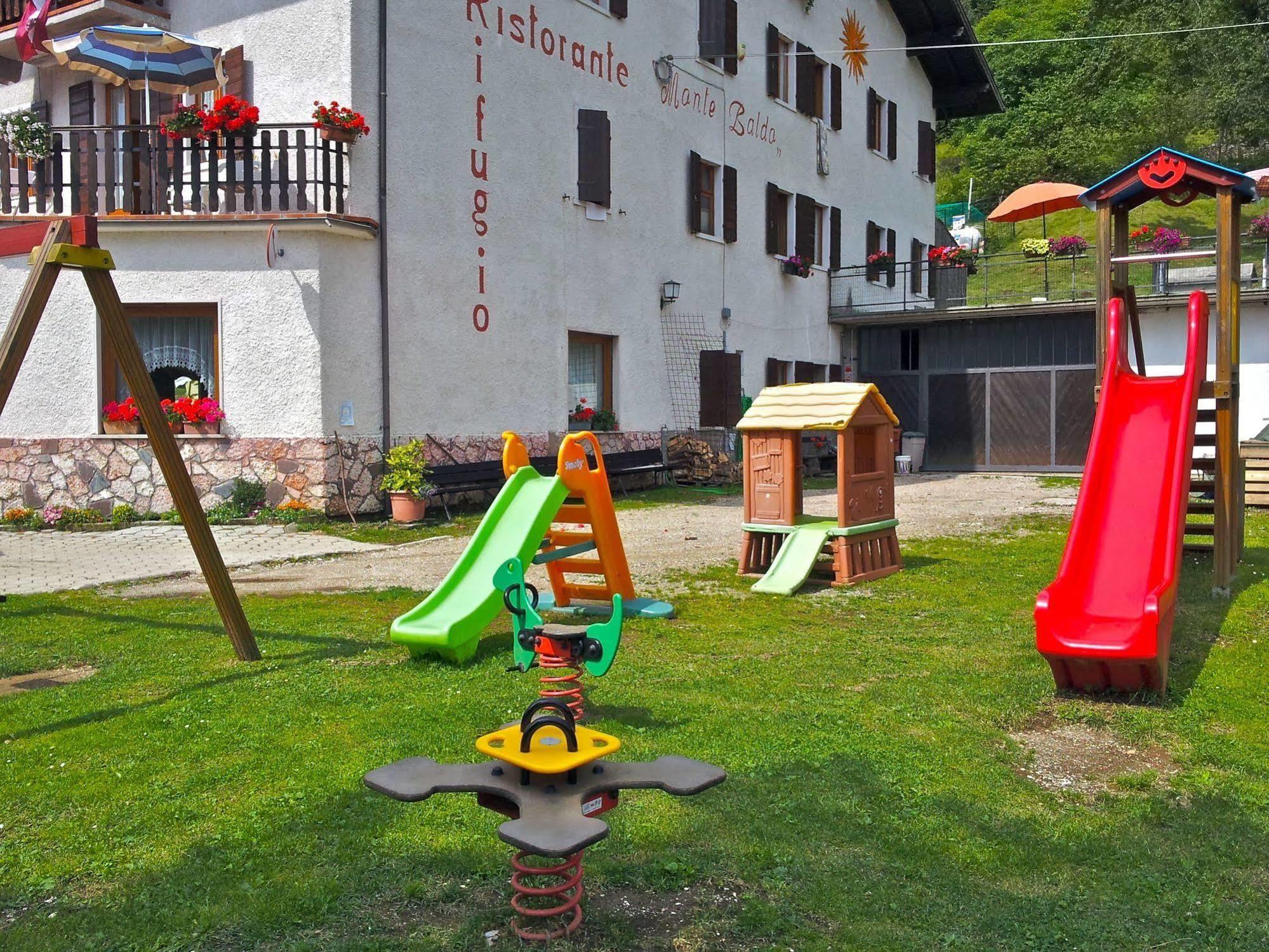 Rifugio Monte Baldo Hotel Avio Kültér fotó