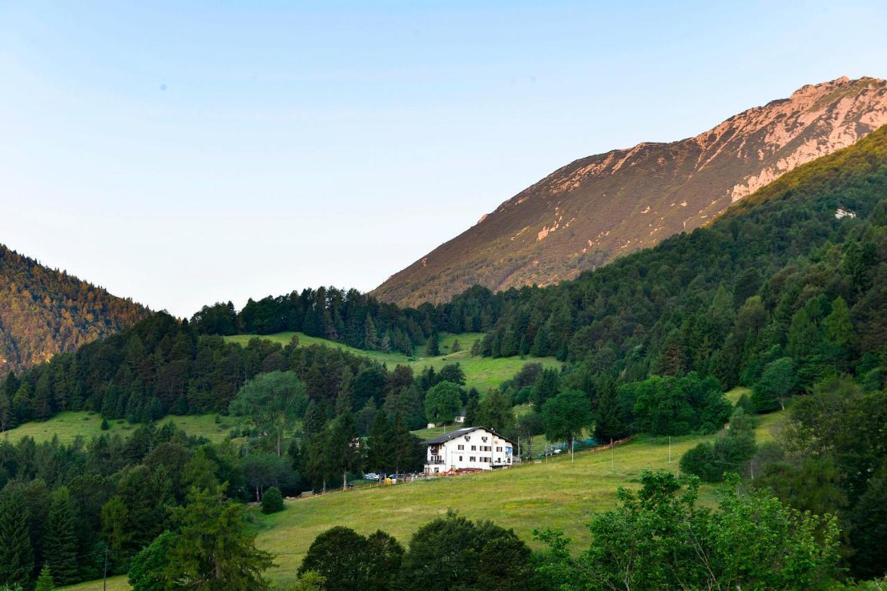 Rifugio Monte Baldo Hotel Avio Kültér fotó
